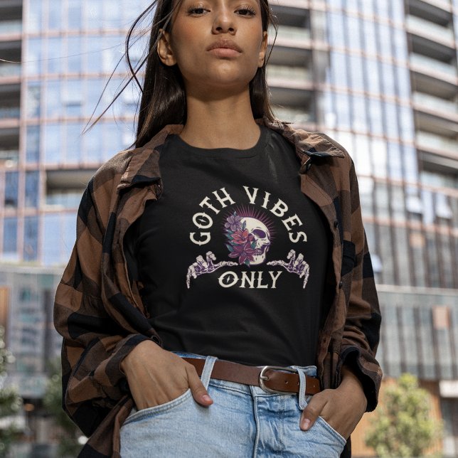 T-shirt Goth Vibes seulement Crâne avec fleurs (Créateur téléchargé)