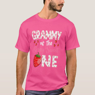 T-shirt Grammy Du Berry Sweet One Strawberry First Bir