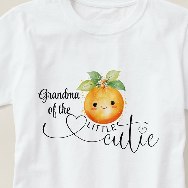 T-shirt Grand-mère de la petite Cutie Citrus Orange (Grandma of the little cutie baby shower t-shirt with adorable little cutie baby face.)