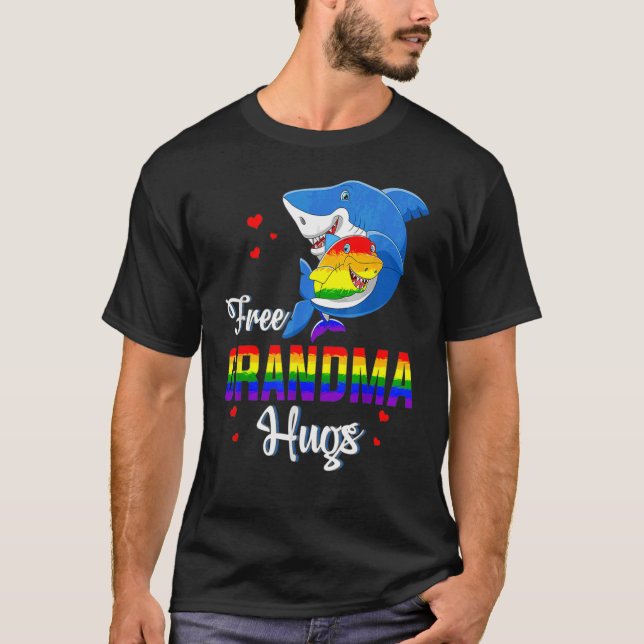 T-shirt Grandma Hugs Rainbow Shark Lgbt Pride Gay Les (Devant)