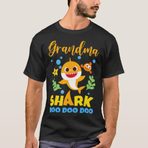 T-shirt Grandma Shark Cadeau mignonne bébé requin famill