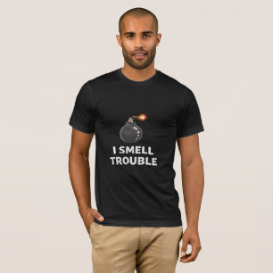 T-shirt graphique "Mischief Magnet Lit Bomb"