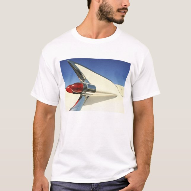 T-shirt Graphique : Plan rapproché d'aileron et de feu (Devant)