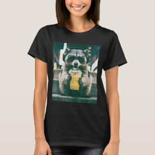 T-shirt Graphisme de mème animal de raton laveur buvant du