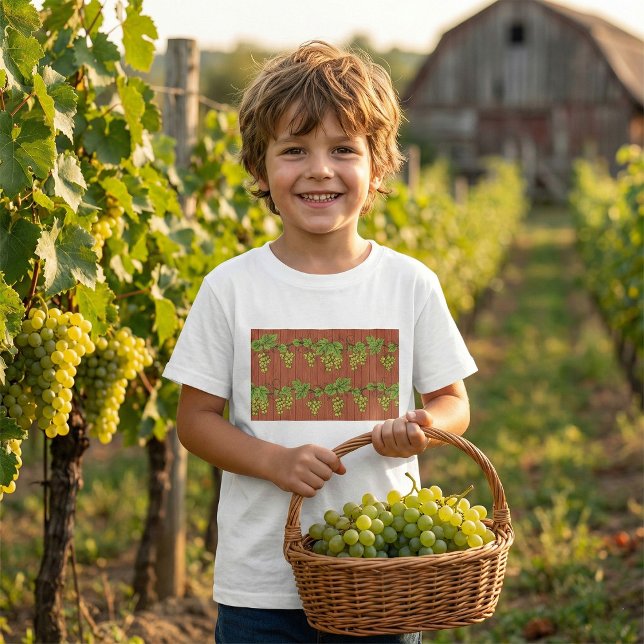 T-shirt Green Grape Vine Pattern on Rustic Wood (Créateur téléchargé)
