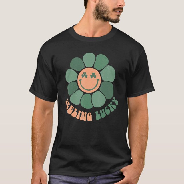 T-shirt Groovy Flower Shamrock Feeling Lucky Patrick's Day (Devant)