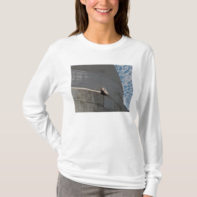 T-shirt Gros plan de la navette spatiale Atlantis (Devant)