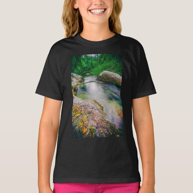 T-shirt Gros plan de l'étang en amont de la cascade (Devant)