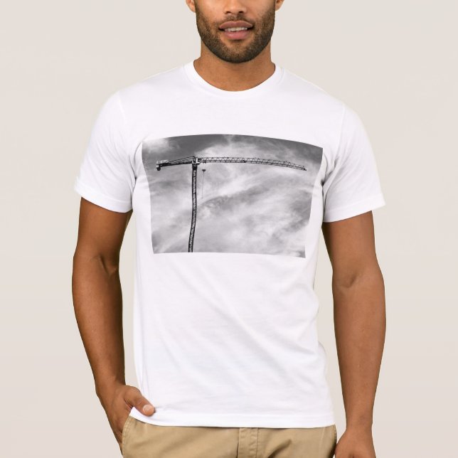 T-shirt Grue de construction et photo noire et blanche de (Devant)
