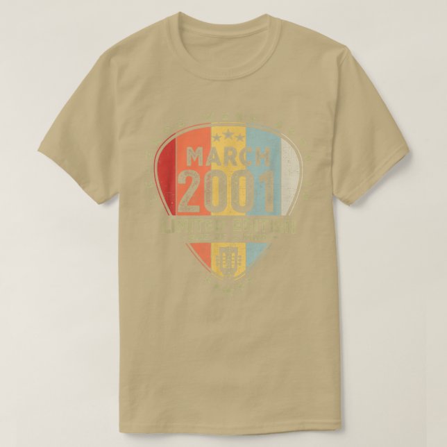 T-shirt Guitar PickLegends Sont Nés En Mars 2001 Guitare (Design devant)
