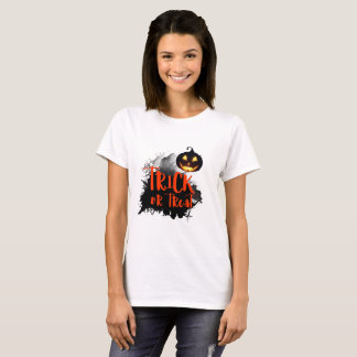 T-shirt halloween background with pumpkin