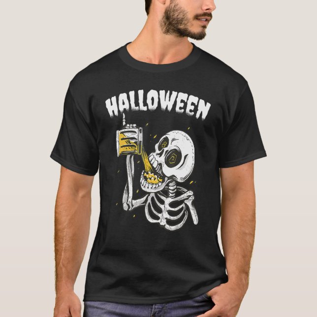 T-shirt Halloween Beer Drinking Skeleton (Devant)