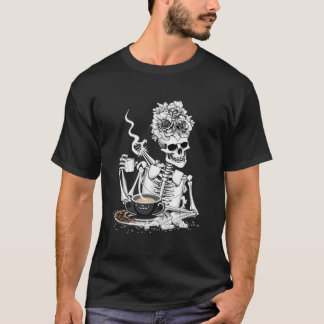 T-shirt Halloween Café Chaud Boire Squelette Avec Un Rose