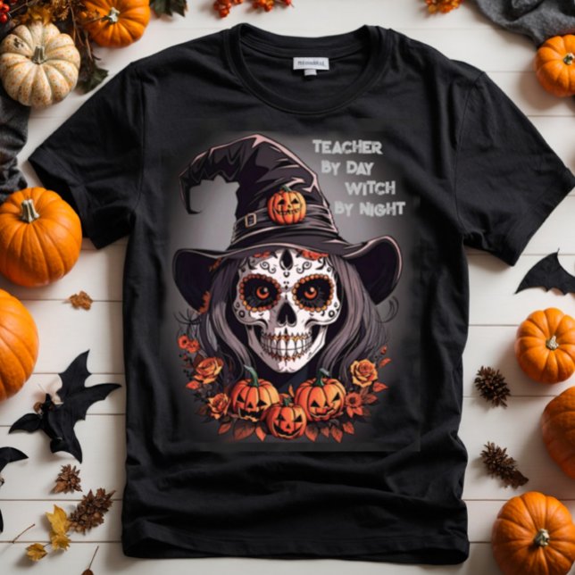 T-shirt Halloween crâne de sucre sorcière coutume texte dr (Halloween sugar skull witch with hat and pumpkins.)