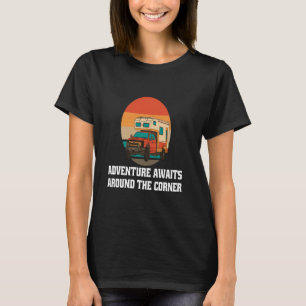T-shirt Happy Camping Camper Adventure Attend Autour Du C