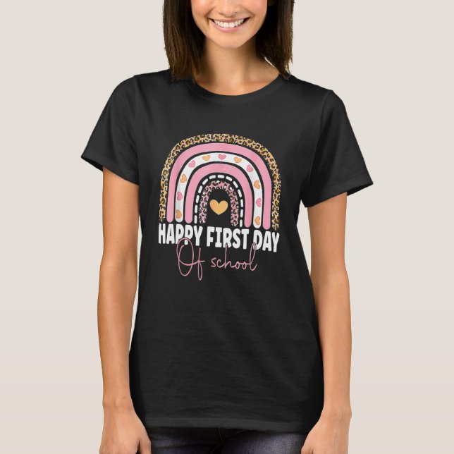 T-shirt Happy First Day Of School Leopard Rainbow Back To  (Devant)
