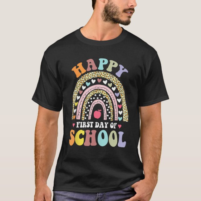 T-shirt Happy First Day Of School Rainbow Leopard Teacher  (Devant)