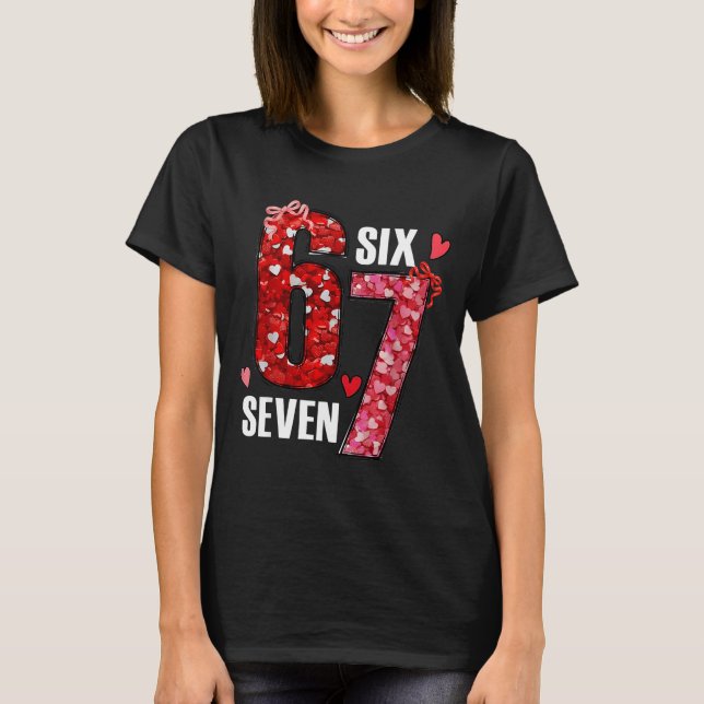 T-shirt Happy Valentine’s Day 67 Meme Hearts Coquette Bow  (Devant)
