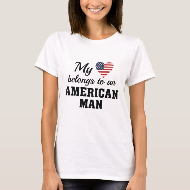 T-shirt Heart Belongs américain (Devant)