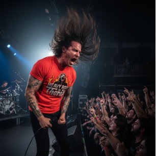 T-shirt Heavy Rock Is My Therapy