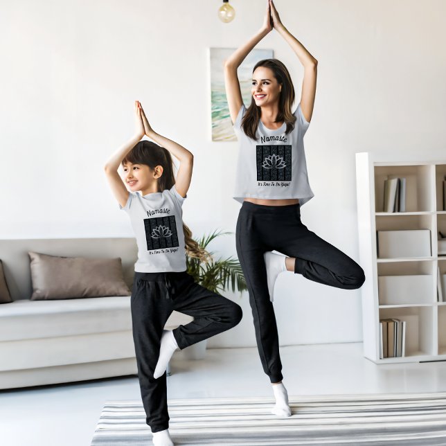 T-shirt Henné personnalisé Motif Yoga (Créateur téléchargé)