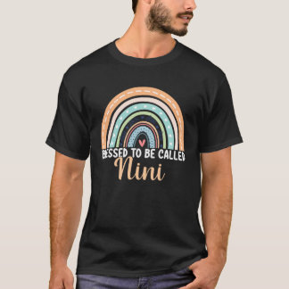 T-shirt Heureuse d'être appelée Nini Arc-en-ciel Fête des