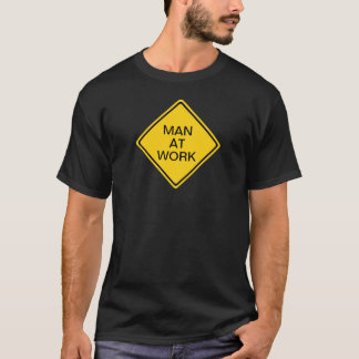 T-shirt homme au travail