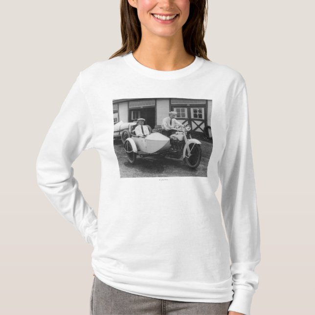 T-shirt Hommes sur la moto de Harley Davidson avec le (Devant)