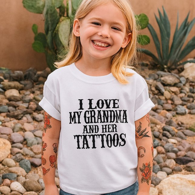 T-shirt I Love My Grandma And Her Tattoos (Créateur téléchargé)