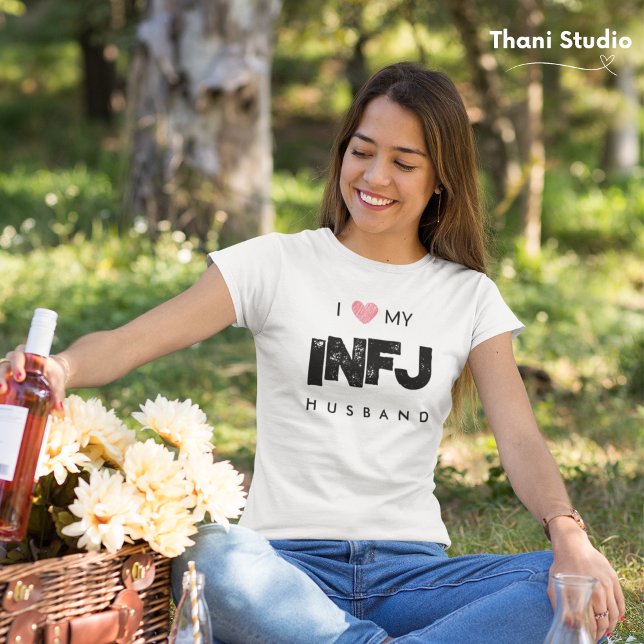 T-shirt I Love My Husband Personnalité Traits Valentine (Créateur téléchargé)