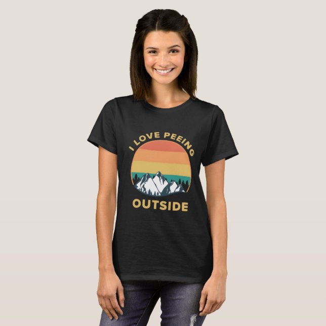 T-shirt I Love Peeing Outside Shirt, Funny Camping Shirt (Devant entier)