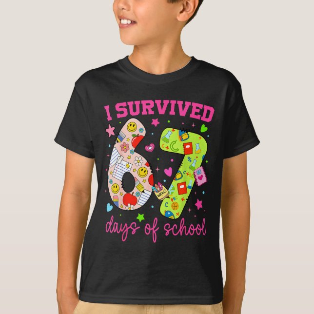 T-shirt I Survived 67 Days Of School Funny Camouflage Boy  (Devant)