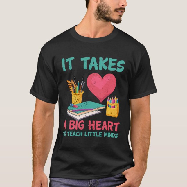 T-shirt Il Faut Un Grand Coeur Pour Apprendre À Un Petit E (Devant)