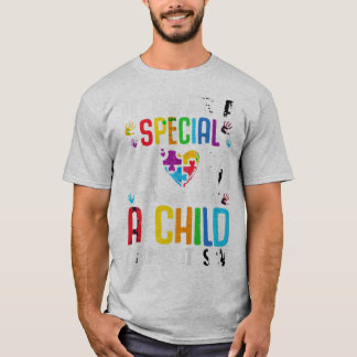 T-shirt Il Faut Une Maman Spéciale Pour Entendre Ce Qu'Un 