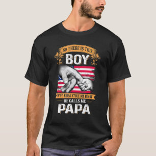 T-shirt Il Y A Ce Garçon Qui M'A Volé Le Coeur Qu'Il M'App