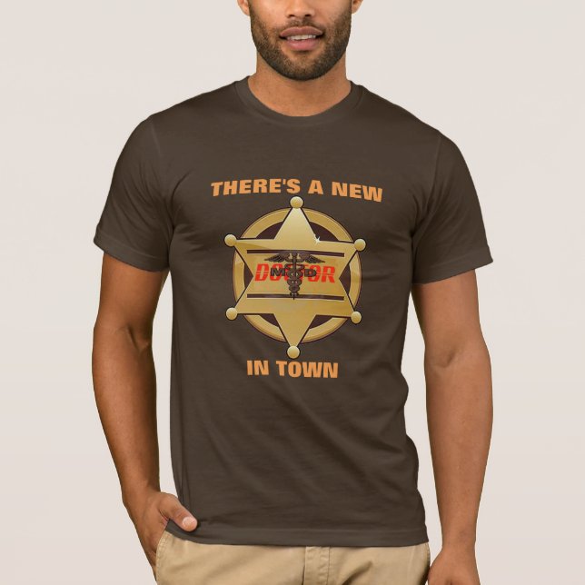 T-shirt il y a nouveau docteur dans la chemise de (Devant)