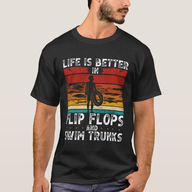 T-shirt In Flip Flops And Swim Trunks Swimming (Devant)