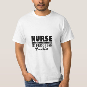 T-shirt Infirmière Cadeau En Cours Veuillez Patienter