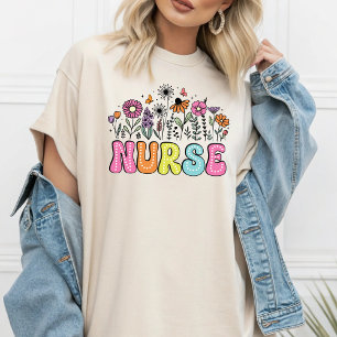 T-shirt Infirmière Fleurs de pré Cultivant un cadeau pour