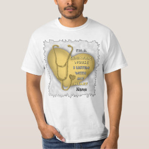 T-shirt Infirmière gériatrique à coeur jaune