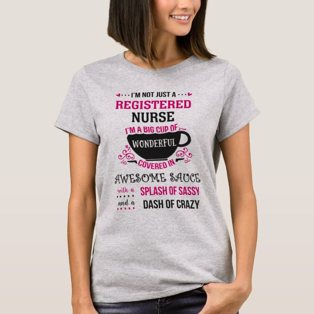 T-shirt Infirmière inscrite Merveilleuse Sassy (Devant)
