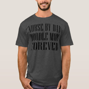 T-shirt Infirmière par jour Doodle Infirmière Chien Maman