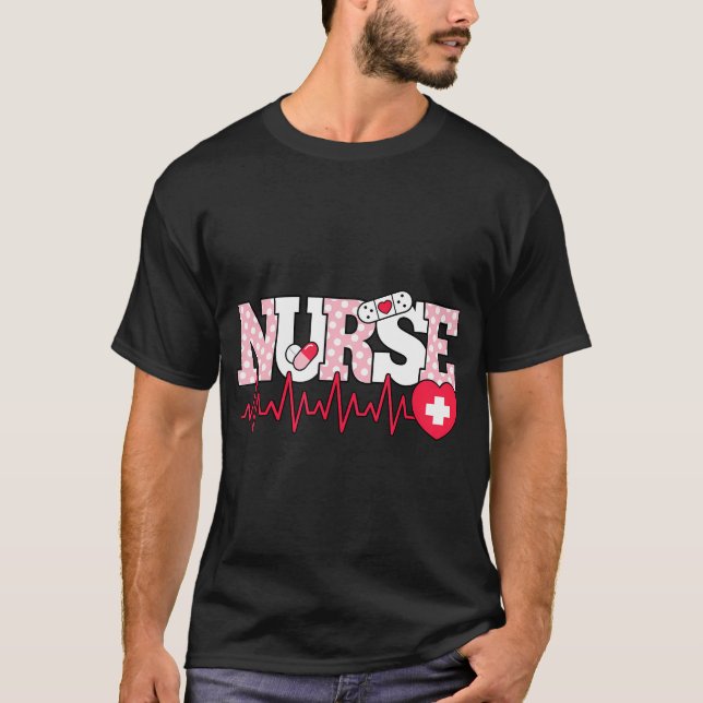 T-shirt Infirmière rose mignonne battement de coeur (Devant)