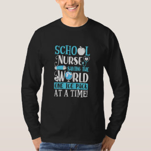 T-shirt Infirmière scolaire féminine sauvant le monde avec