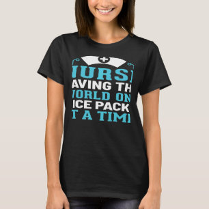 T-shirt Infirmière scolaire féminine sauvant le monde avec