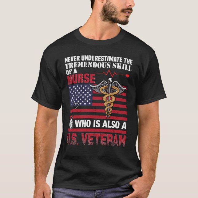 T-shirt Infirmière U S Vétérinaire (Devant)