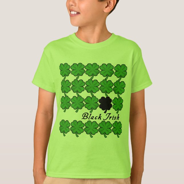 T-shirt Irlandais de noir avec un bon nombre de shamrocks (Devant)