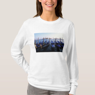 T-shirt Italie, Vénétie, Venise, Rangée de gondoles et San