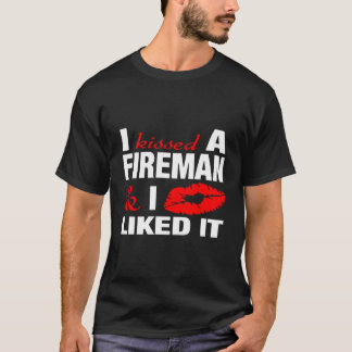 T-shirt J'Ai Embrassé Une Ami Amoureuse D'Un Pompier