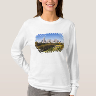 T-shirt Japon. Tokyo. Vue panoramique du district de Shinj
